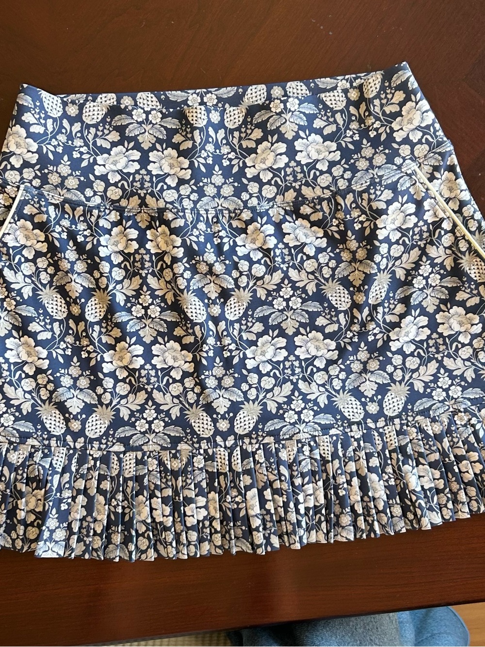 Tommy Bahama Navy and White Floral Mini Skirt / Tennis Skirt with Pleated Hem